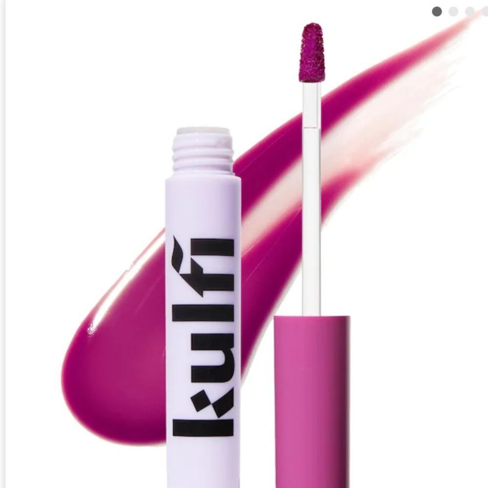 Kulfi Lassi Lips Staining Lip Oil
Color Lucky Lotus